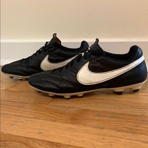 Men’s Nike Premier leather soccer cleats